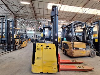 Stand-on pallet stacker Hyster S1.5S