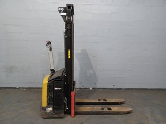 Pedestrian pallet stacker Caterpillar NSP12N