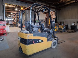 Three wheel front forklift Caterpillar EP18NT