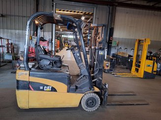 Three wheel front forklift Caterpillar EP18NT