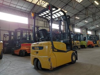 Three wheel front forklift Yale ERP15VTSWB