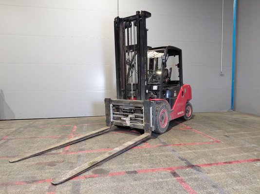 Four wheel front forklift Hangcha XF55D - 1