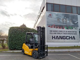 Four wheel front forklift Hangcha XE25Hi ( CPD25-XEY2H2-SI )