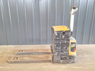 Pedestrian pallet truck Caterpillar NPP20N2E