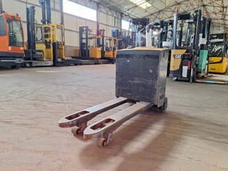 Pedestrian pallet truck Caterpillar NPP20N