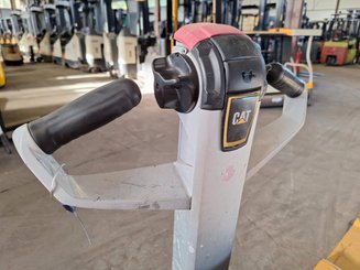 Pedestrian pallet truck Caterpillar NPP20N