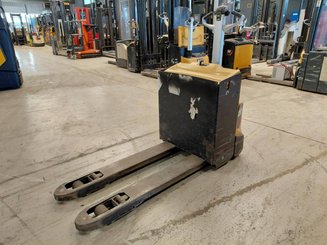 Pedestrian pallet truck Caterpillar NPP18N2