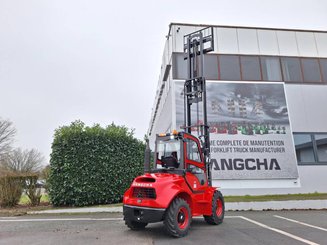 All-terrain forklift Hangcha TT30-4