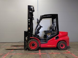 Four wheel front forklift Hangcha XF35D-2