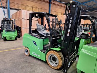 Four wheel front forklift Hangcha AE35-I