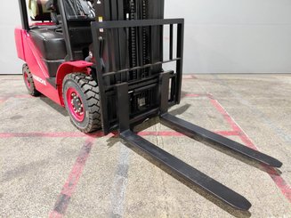 Four wheel front forklift Hangcha XF25G