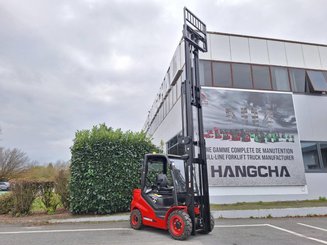 Four wheel front forklift Hangcha XF30D-2