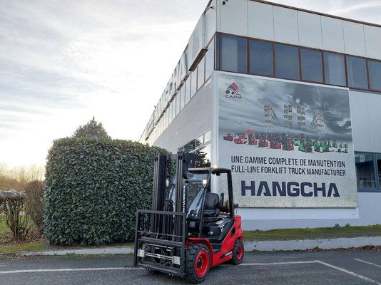Four wheel front forklift Hangcha XF35G-2 (CPYD35-X2H21F1) - 1