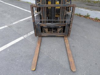 Four wheel front forklift Caterpillar GP25NTD - 6
