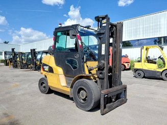 Four wheel front forklift Caterpillar GP45N - 1