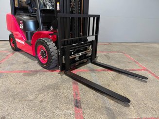 Four wheel front forklift Hangcha XF25G