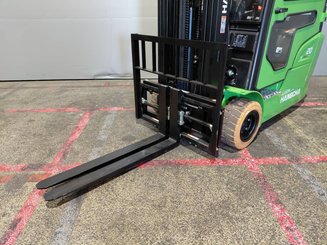 Three wheel front forklift Hangcha XC3-20i (CPDS20-XCY2G-SI)