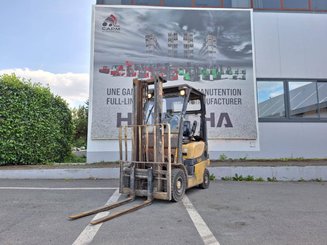 Four wheel front forklift Yale gdp16vx