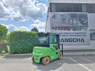 Four wheel front forklift Hangcha XC50i-600