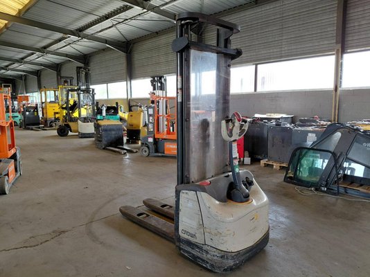Pedestrian pallet stacker Crown WF3000 1.2 - 1
