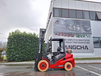Four wheel front forklift Hangcha XF35G-2