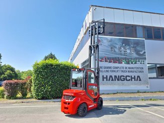 Four wheel front forklift Hangcha XF35D-2 (CPCD35-X2H7F1)