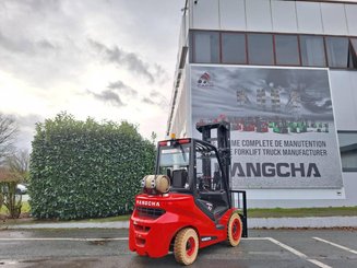 Four wheel front forklift Hangcha XF35G-2