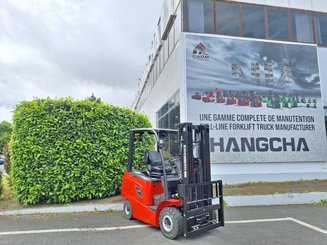 Four wheel front forklift Hangcha AE20C - 1