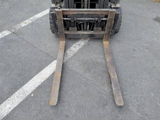Three wheel front forklift Yale ERP16VTLWB