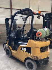 Four wheel front forklift Caterpillar GP15N - 1