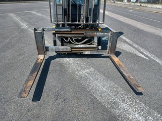 Four wheel front forklift Jungheinrich TFG425500ZT