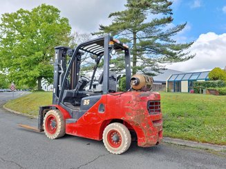 Four wheel front forklift Hangcha CPYD35
