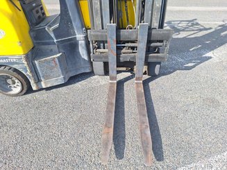 Articulated forklift Aisle Master 20SE