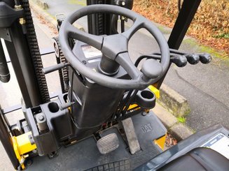 Four wheel front forklift Caterpillar EC25N