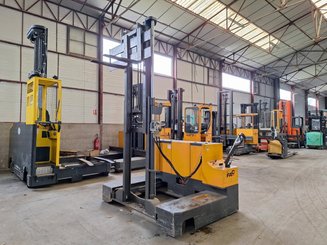 Multi-directional pallet stacker FAC 4VR 2510