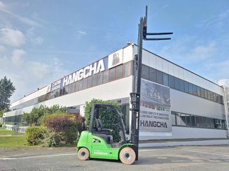 Four wheel front forklift Hangcha XC30i