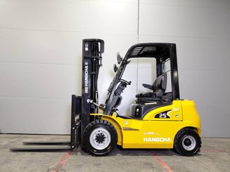 Four wheel front forklift Hangcha XE25i (CPD25-XEY2-SI)