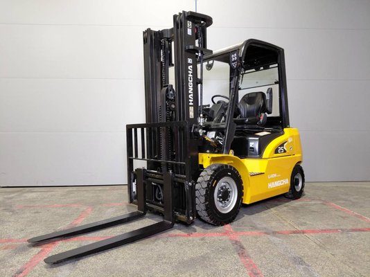 Four wheel front forklift Hangcha XE25i (CPD25-XEY2-SI) - 1