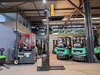 Pedestrian pallet stacker Crown WE2300-16 - 10
