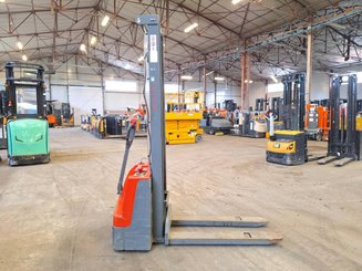 Pedestrian pallet stacker Stockman SECL1035