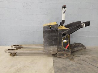 Stand-on pallet truck Caterpillar NPV20N2
