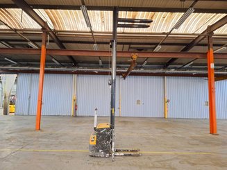 Pedestrian pallet stacker Caterpillar NSP16N2