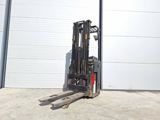 Stand-on pallet stacker Caterpillar NSR16NI