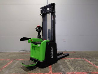 Stacker truck with folding platform Hangcha CDD20-XT1S-Si