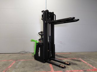 Stacker truck with folding platform Hangcha CDD20-XT1S-Si
