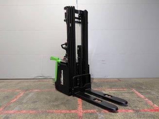 Stacker truck with folding platform Hangcha CDD20-XT1S-Si