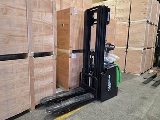 Stacker truck with folding platform Hangcha CDD20-AC2S i