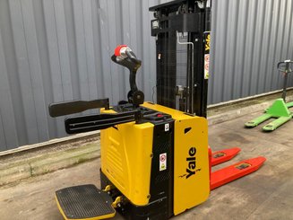 Pallet stacker Yale MS12X