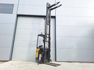 Stand-on pallet stacker Caterpillar NSR20N