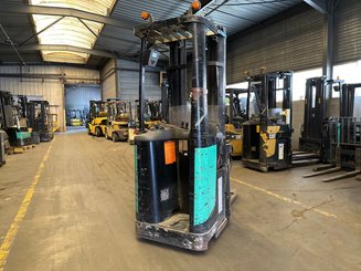Stand-on pallet stacker Caterpillar NSR20N